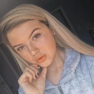 Meet your Posher, Ana